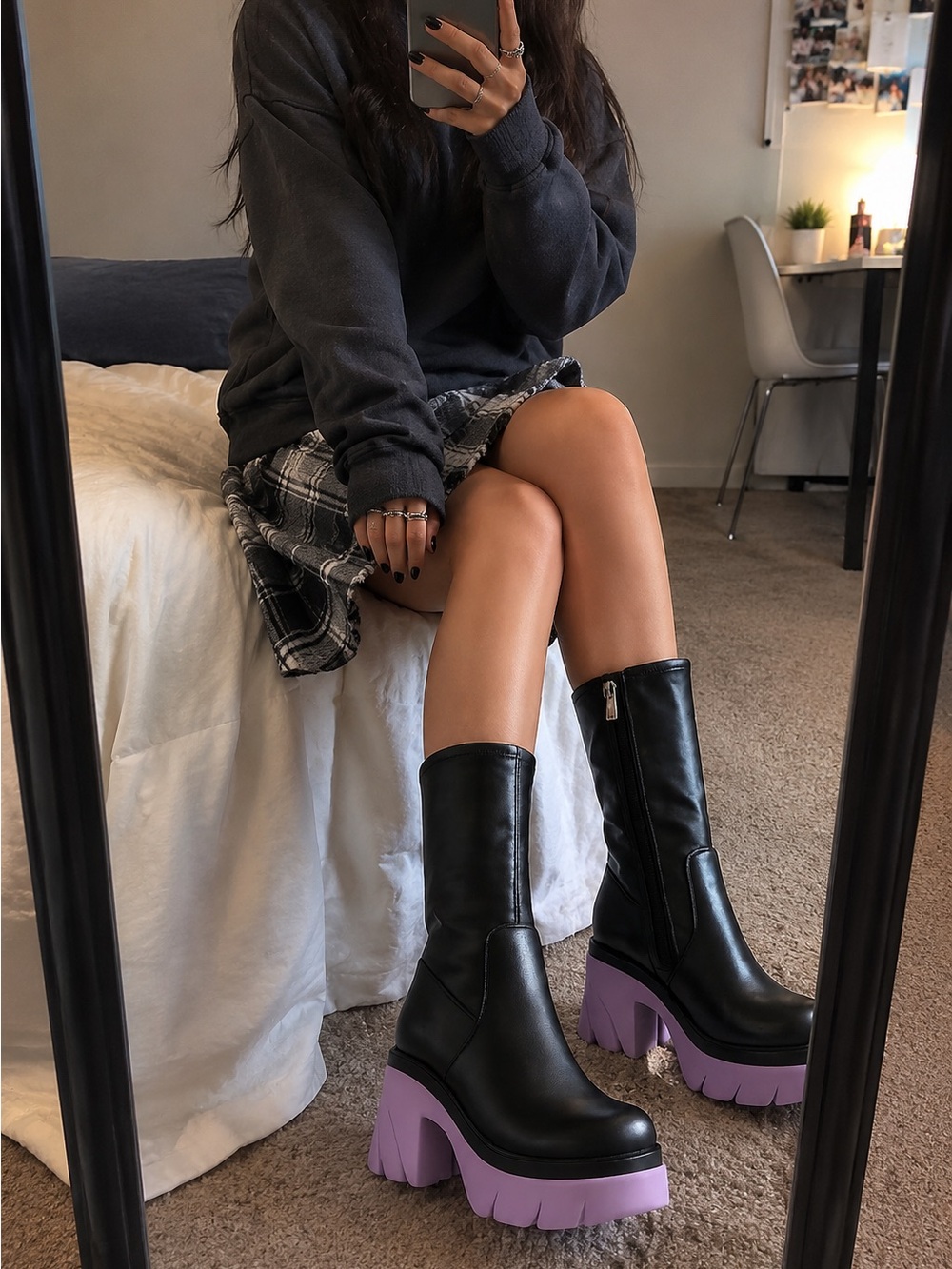 Cape Robbin Pipeline Knee-High Platform Boots
Size 8 | Black & Lavender Purple